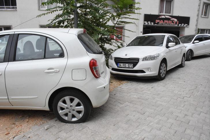 Bilecik'te aynı sokağa park edilen 11 aracın lastikleri kesildi G4