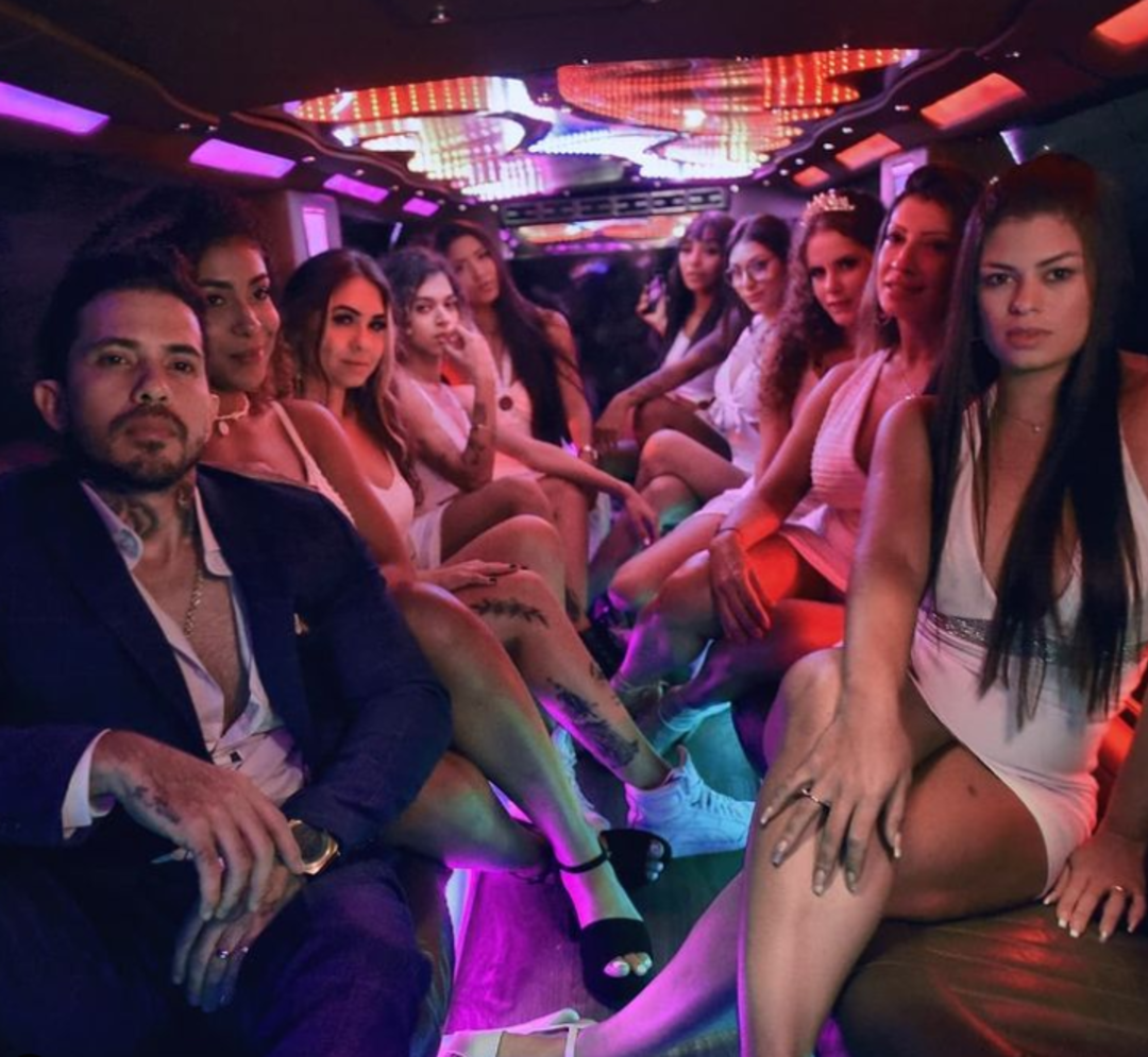 Dokuz kadınla aynı anda evlenen sosyal medya fenomeni Arthur O Urso&rsquo;nun ilk eşinden şaşırtan itiraf! &ldquo;Keyif almaya başladım&rdquo;