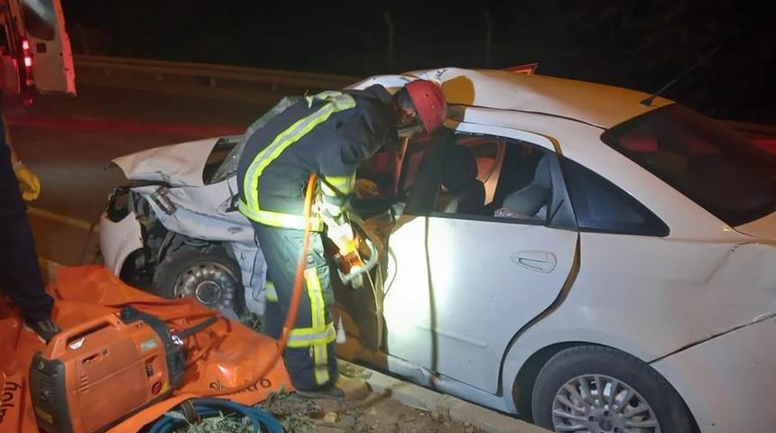 Denizli'de tır ile çarpışan otomobilin sürücüsü öldü
