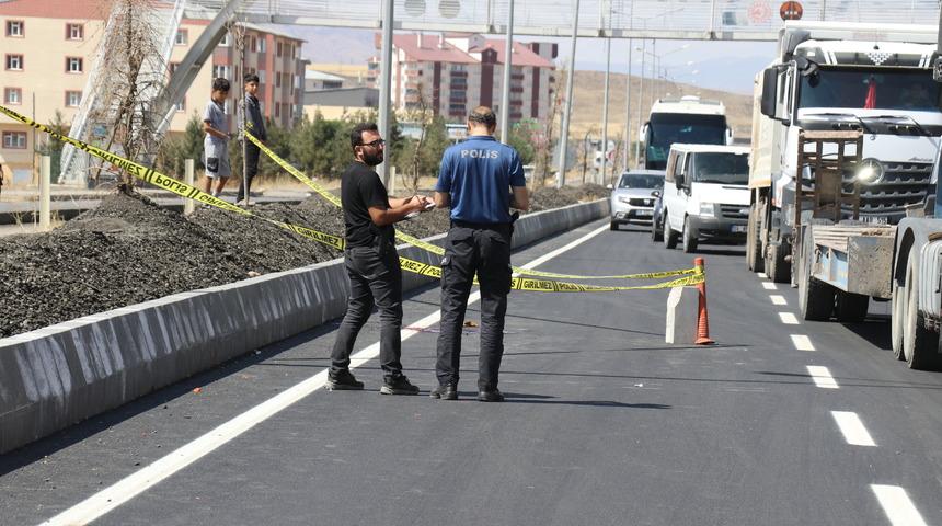 Ağrı'da otobüsün çarptığı yaya ağır yaralandı