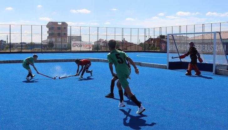 Çim hokeyi U16 Kızlar-Erkekler ve Kadınlar-Erkekler 5S 2.lig Play-Off maçları başladı G2