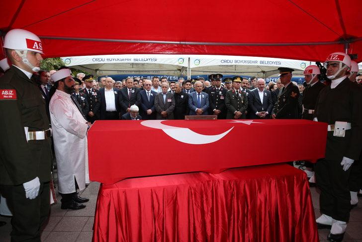 Şehit Piyade Uzman Çavuş Ümit Kesti, memleketi Ordu'da son yolculuğuna uğurlandı G5