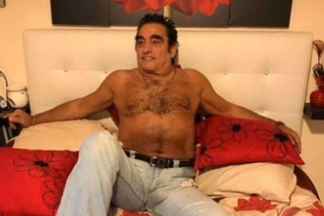 Eski kot pantolonunu satmak i&ccedil;in ilan verdi! Pozları bir anda viral olunca kadınların g&ouml;zdesi oldu