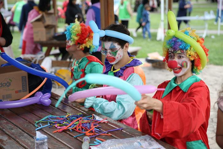 Sakarya'da yetimler, okul öncesi düzenlenen şenlikte eğlendi G1