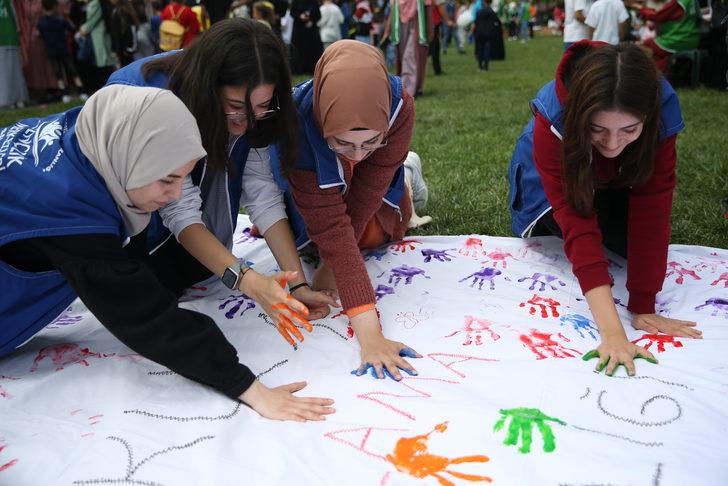 Sakarya'da yetimler, okul öncesi düzenlenen şenlikte eğlendi G3