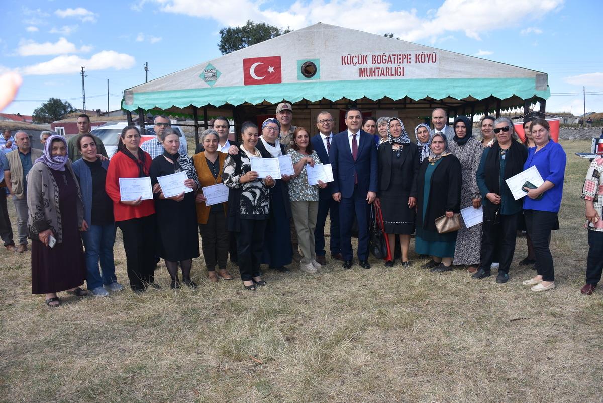 Kars'ın k&ouml;ylerindeki kadınlar tıbbi ve aromatik bitki yetiştiriciliğini &ouml;ğreniyor