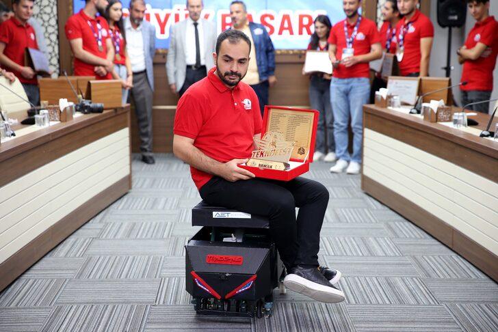 TEKNOFEST'te birinci olan "YİĞİDO" takımı, savunma sanayisini hedefliyor G1