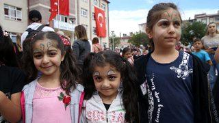 Sivas Belediyesinden ilk kez okul heyecanı yaşayan 6 bin çocuğa kırtasiye desteği