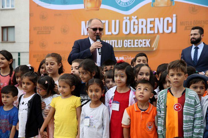 Sivas Belediyesinden ilk kez okul heyecanı yaşayan 6 bin çocuğa kırtasiye desteği G3