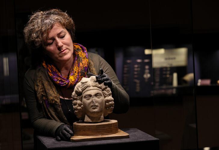 İzmir Arkeoloji Müzesinde Dionysos'a adanan eserler sergilenmeye başlandı G2