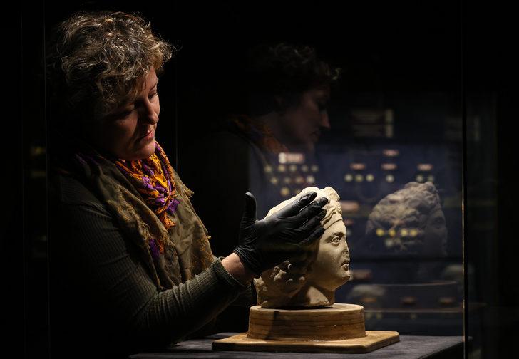 İzmir Arkeoloji Müzesinde Dionysos'a adanan eserler sergilenmeye başlandı G4