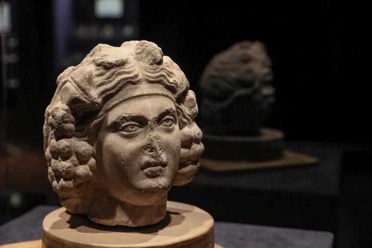İzmir Arkeoloji Müzesinde Dionysos'a adanan eserler sergilenmeye başlandı G5