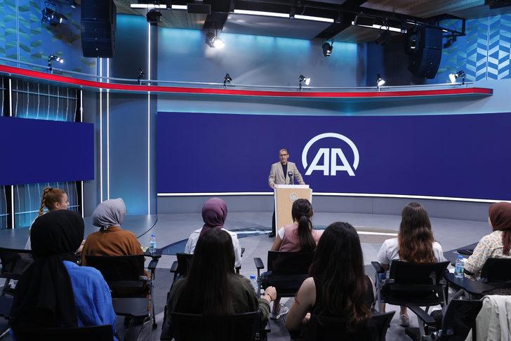 AA'nın gençlere yönelik Haber Fotoğrafçılığı Eğitimi'nin sertifika töreni yapıldı G2