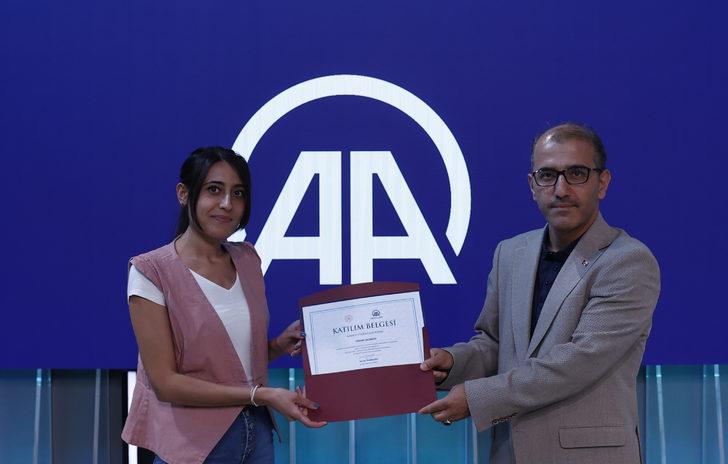 AA'nın gençlere yönelik Haber Fotoğrafçılığı Eğitimi'nin sertifika töreni yapıldı G4