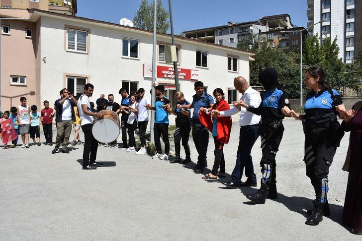 Balkan ikincisi olan Rojda, Hakkari'de coşkuyla karşılandı G5