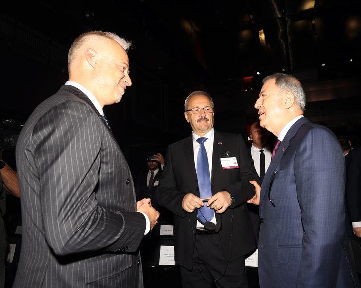 Polonya'daki Orta ve Doğu Avrupa'nın en büyük askeri fuarı törenle açıldı G3