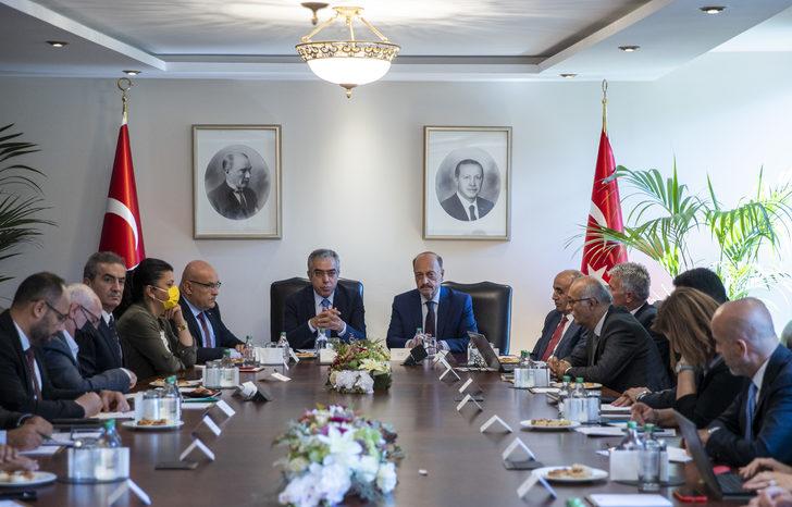 Bakan Bilgin, "Yeni Anayasada Yer Alacak Sosyal Haklar Çalıştayı"na katıldı G1