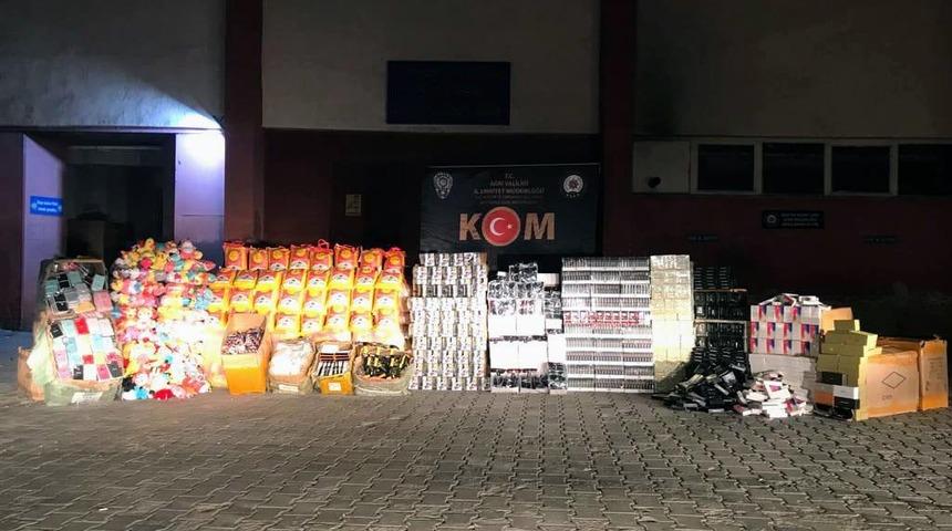 Ağrı'da kargo aracında gümrük kaçağı ürünler ele geçirildi