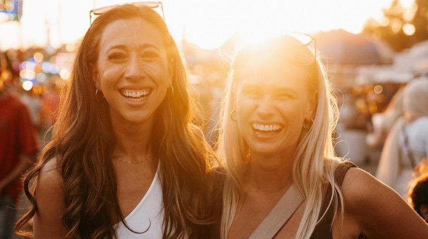 Hamile olduğunu öyle bir duyurdu ki! Yöntemi mide bulandırdı