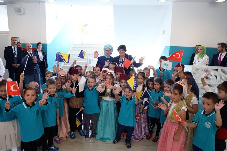 Emine Erdoğan, Saraybosna'da özel gereksinimli çocuklarla bir araya geldi G2