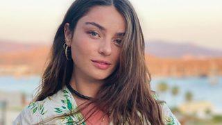 Alp Navruz ile Ayça Ayşin Turan'dan aşk pozu! Beğeni yağmuruna tutuldu