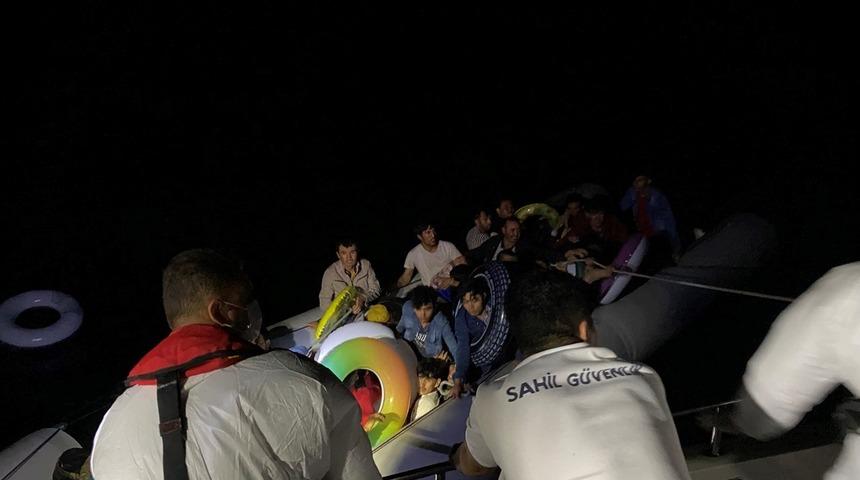Çanakkale açıklarında geri itilen 58 düzensiz göçmen kurtarıldı