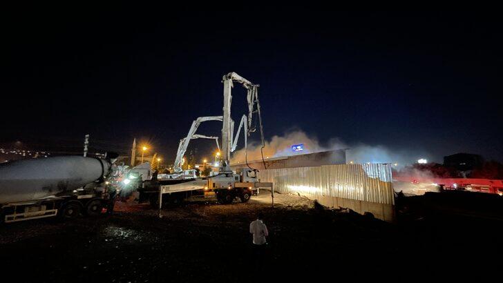 GÜNCELLEME - Kahramanmaraş'ta atık kağıt toplama alanında yangın çıktı G3