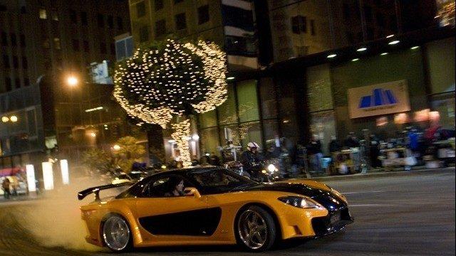 En iyi araba yarışı oyunları: İndirmeden direkt oyna!