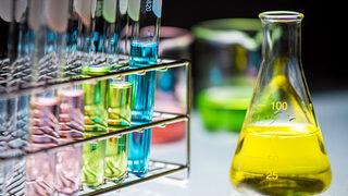 Asitler metalleri aşındırır mı? Asitler metal yüzeylere etki eder mi?