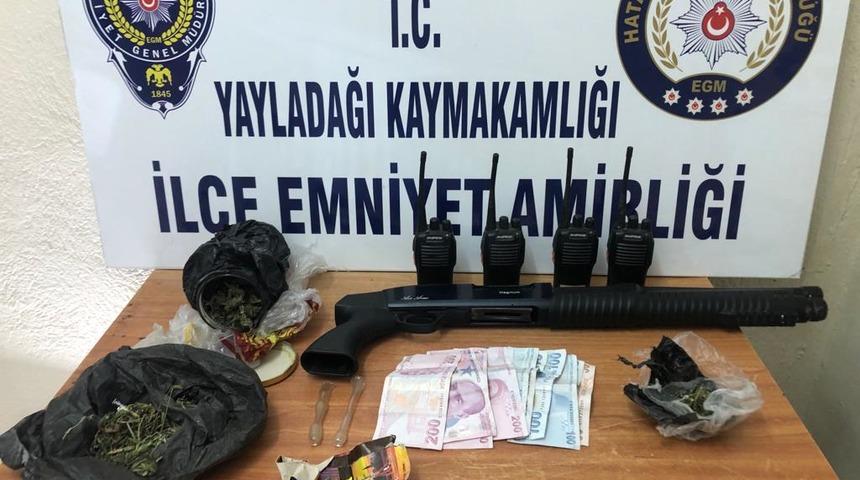 Hatay'da evinde uyuşturucu ve silah bulunan şüpheli yakalandı
