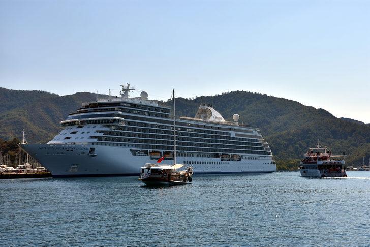 Lüks gemi "Seven Seas Explorer", 391 turistle Marmaris'e geldi G5