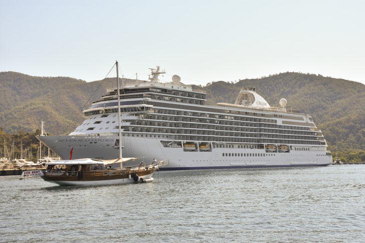 Lüks gemi "Seven Seas Explorer", 391 turistle Marmaris'e geldi G3