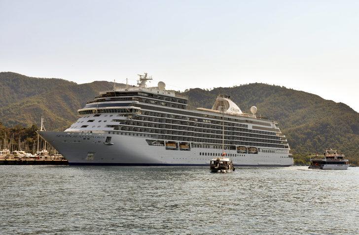 Lüks gemi "Seven Seas Explorer", 391 turistle Marmaris'e geldi G4