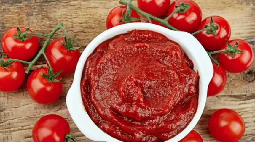 Taptaze domatesler kışa hazır! Domates salçası nasıl yapılır? Domates salçası tarifi