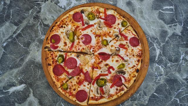 KOLAY PİZZA HAMURU: Pizza hamuru nasıl yapılır? Pizza sosu nasıl hazırlanır?