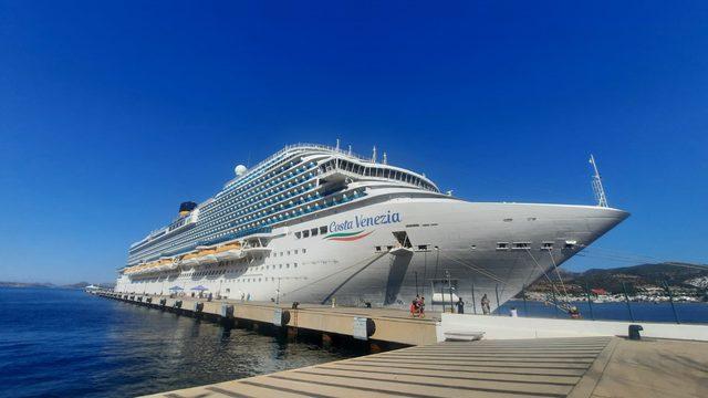 Bodrum'a Costa Venezia adlı yolcu gemisiyle 1571 yolcu geldi