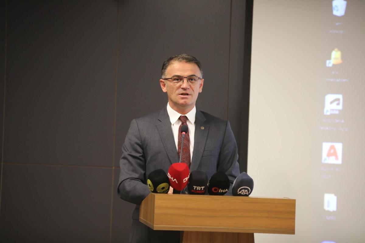 Van'da uluslararası "Urartu ve &Ouml;tesi" sempozyumu başladı