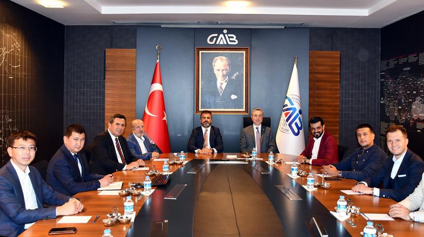 Kazakistan'ın Ankara Büyükelçisi Sapiyev'den Güneydoğulu hububatçılara ziyaret