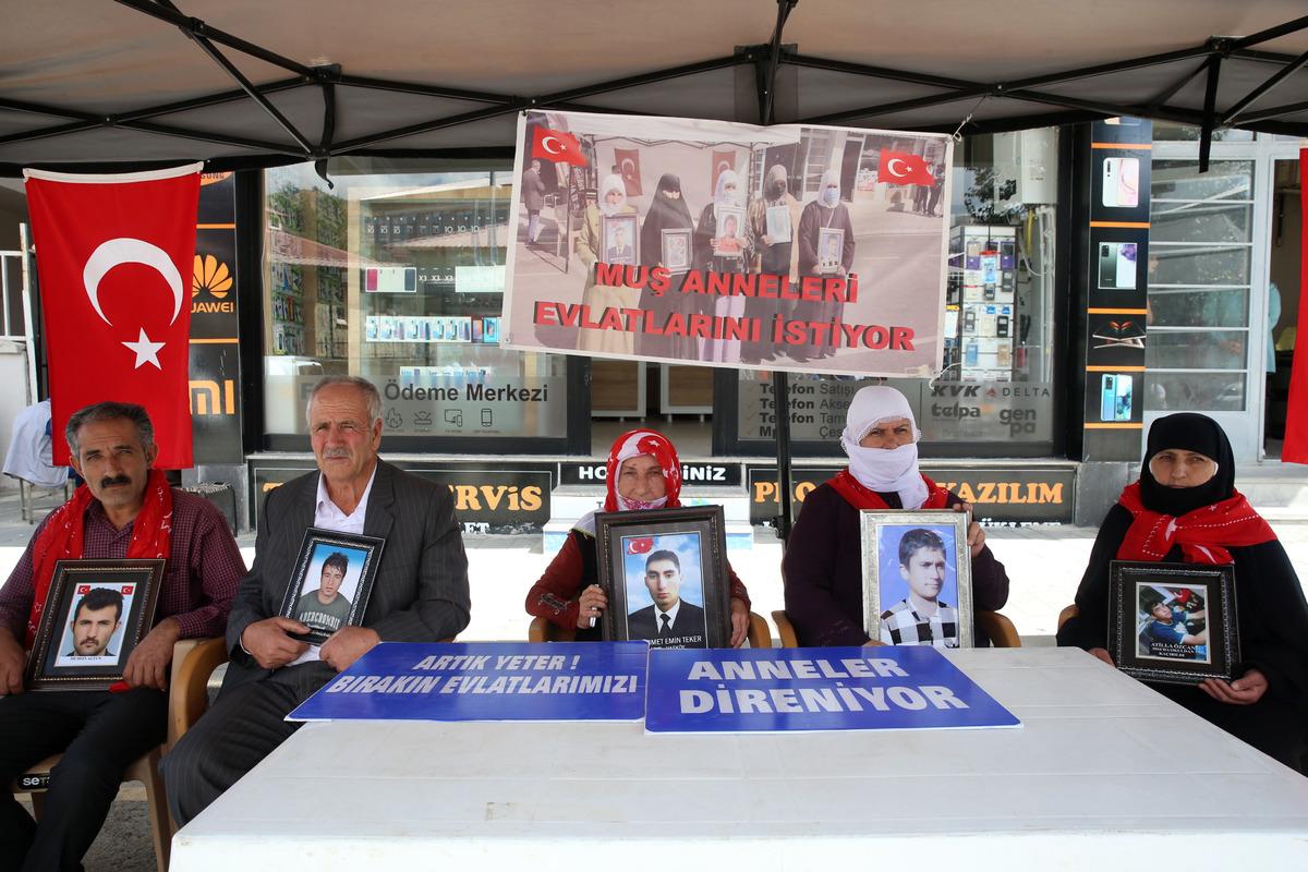 Muş'ta &ccedil;ocuklarını ter&ouml;r &ouml;rg&uuml;t&uuml;nden kurtarmak isteyen aile sayısı 38'e y&uuml;kseldi