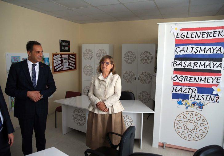 Milli Eğitim Bakan Yardımcısı Aşkar, Uşak'ta bazı okulları ziyaret etti G5