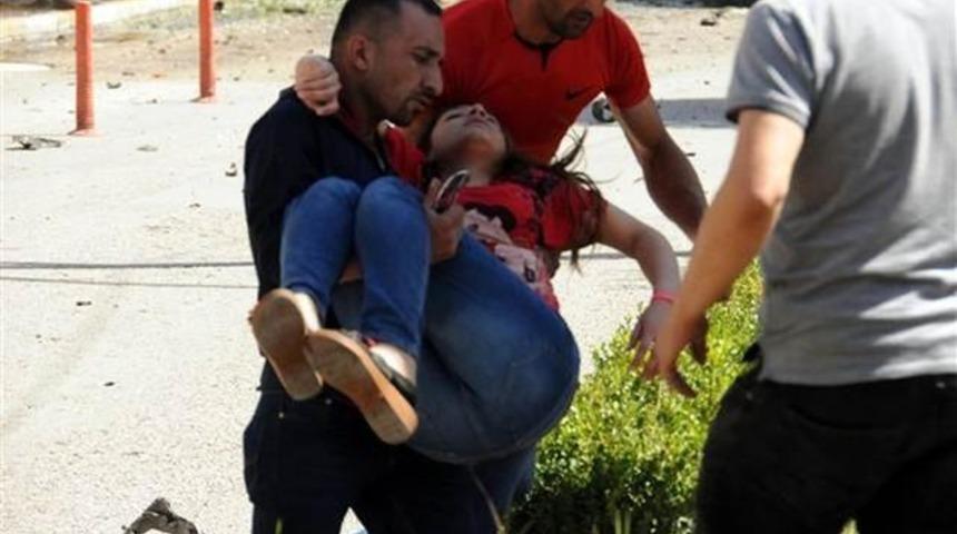 SON DAKİKA Van'da Hain Bombalı Saldırı &Ccedil;ok Sayıda Yaralılar Var Şehit Varmı?