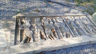 Aydın'da bir çiftlik evinde büyük boyutlu Roma kabartmaları ele geçirildi