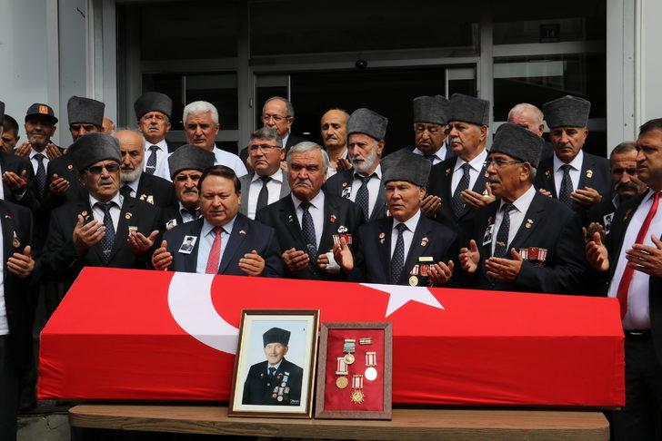 Türkiye'nin en yaşlı gazisi Cesuroğlu'nun cenazesi, Kastamonu'da toprağa verildi G2