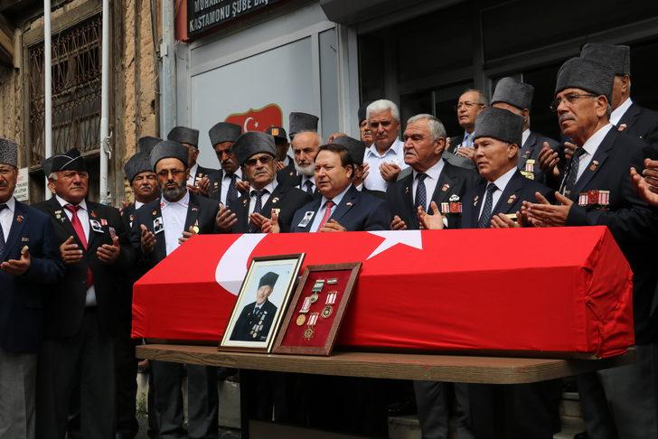Türkiye'nin en yaşlı gazisi Cesuroğlu'nun cenazesi, Kastamonu'da toprağa verildi G3