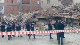 Yozgat'ta beş katlı apartman çöktü