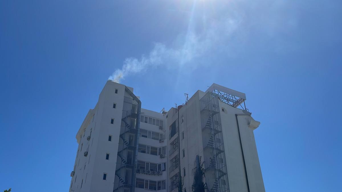 Antalya'da otelin bacasında &ccedil;ıkan yangın hasara neden oldu