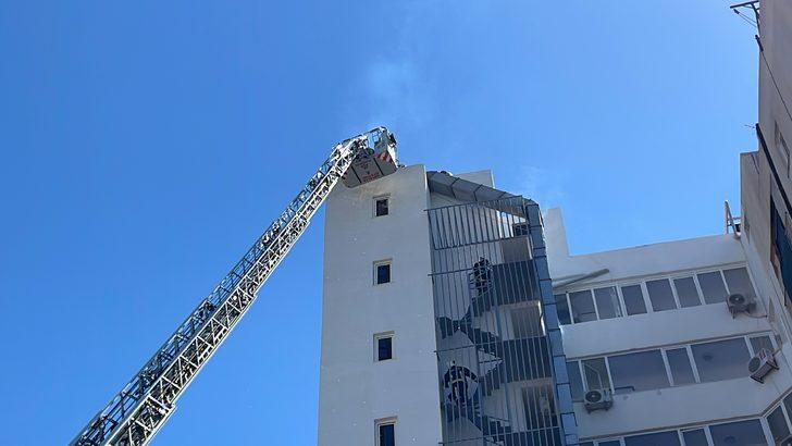 Antalya'da otelin bacasında çıkan yangın hasara neden oldu G3