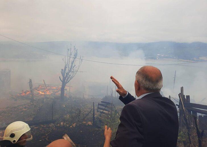 Sinop'ta köyde çıkan yangında 5 ev kullanılamaz hale geldi G2