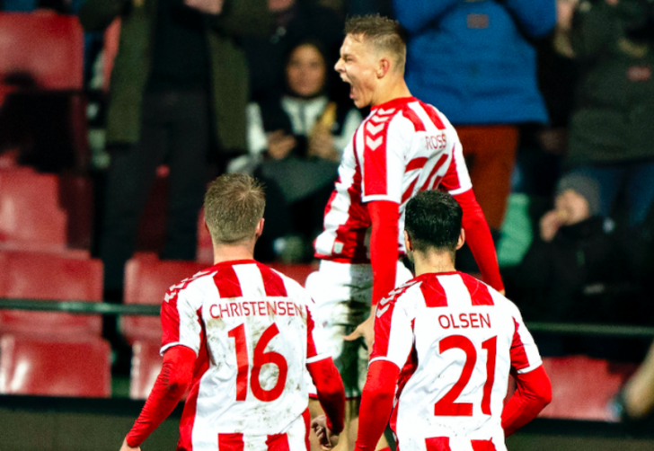 Galatasaray'a transferi eski kulübünü karıştırdı! G4