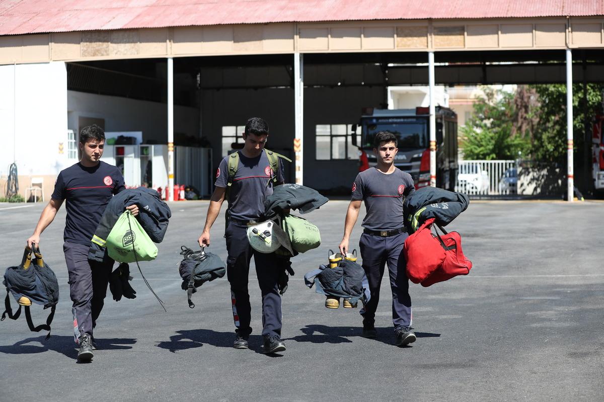 Antalya B&uuml;y&uuml;kşehir Belediyesi, Mersin'e itfaiye ara&ccedil;ları g&ouml;nderdi